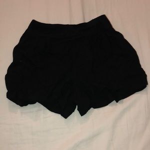 Woman’s American Eagle flowy shorts